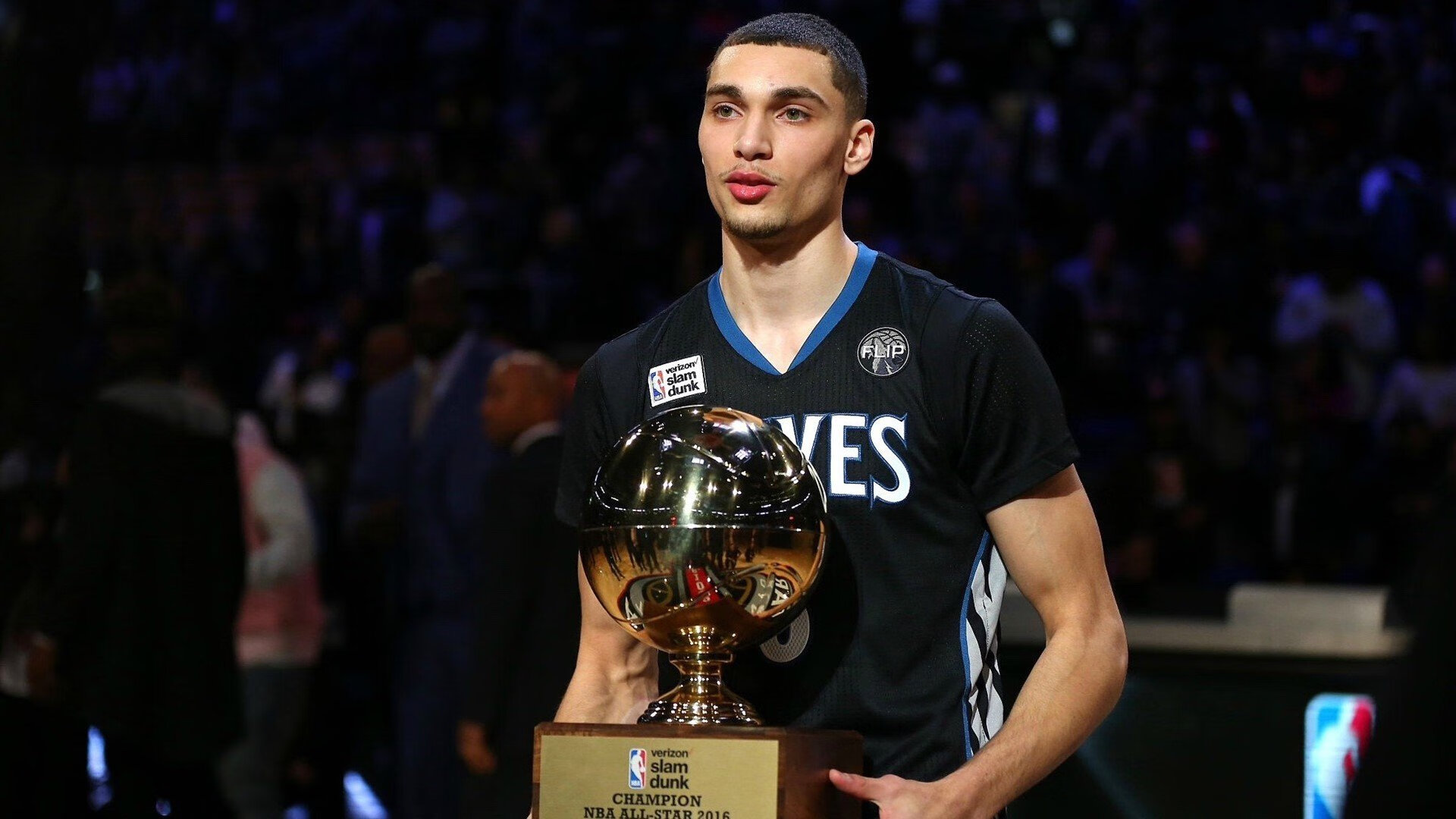 “雪地皇者：冰天雪地中的霸者归来”，雪地黄金